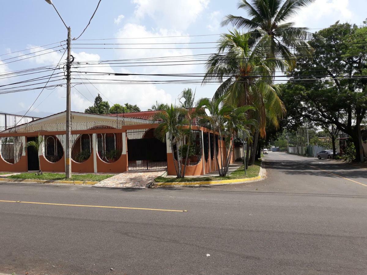 Hotel Casa Altamira San Pedro Sula Exterior foto